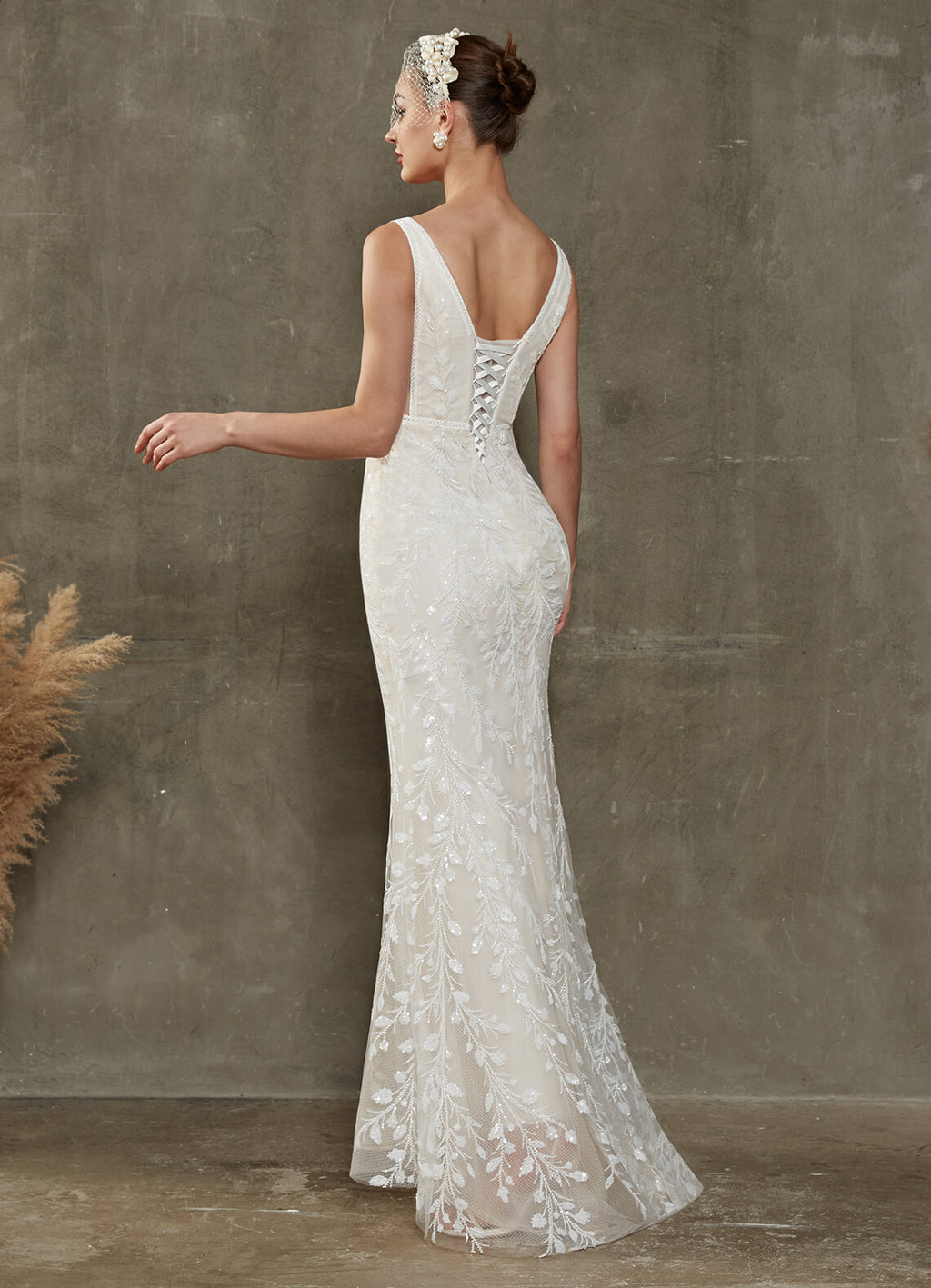 Elegant  Diamond White Convertible V Neck Sleeveless Wedding Dress with Detachable Train Remi
