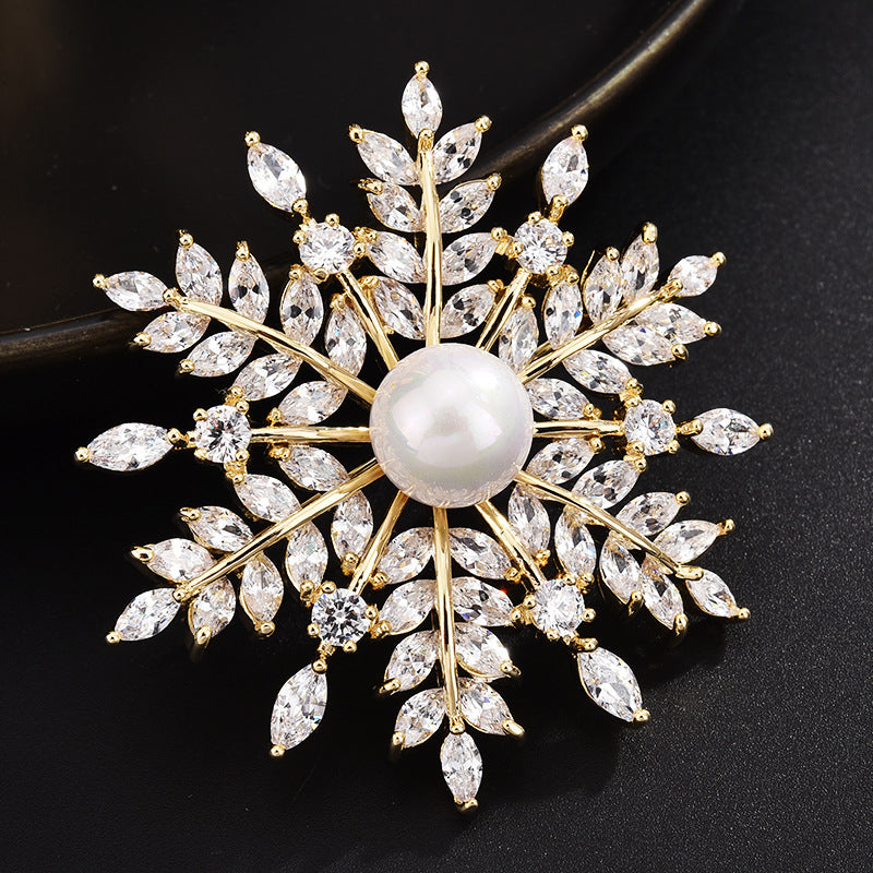 NZ bridal Luxury Retro Snowflake Brooch For Female Zircon Mosaic Imitation Pearl Pin