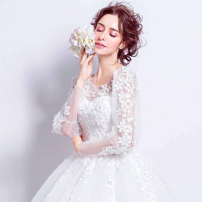 Tulle And Lace Fabric Brides Dress